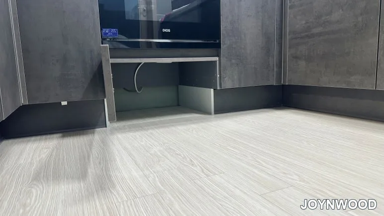 경북 안동 오븐 밑 로봇청소기 장 리폼과정 · 현장 사진